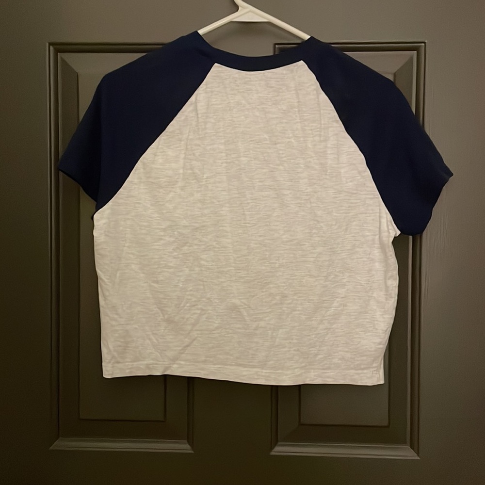 H&M Top - Picture 2 of 2